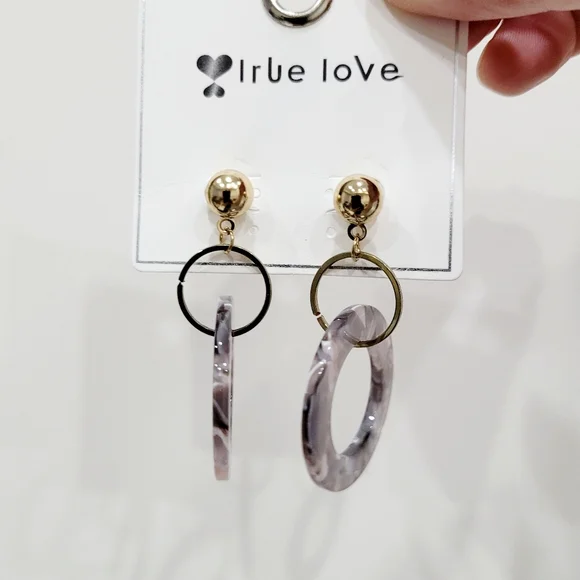 Brand New Gold Tone Purple Hoops Dangle Earrings - Picture 2 of 5